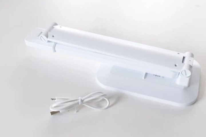 ダイソー デスクライト-USB／乾電池 両用-