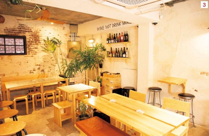 3.ウッディで心地いい店内