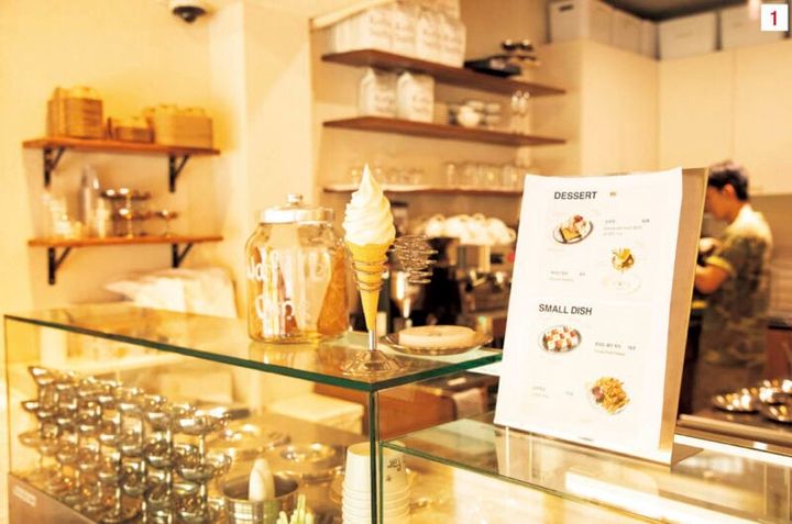 1.ワッフルやフレンチフライもある。