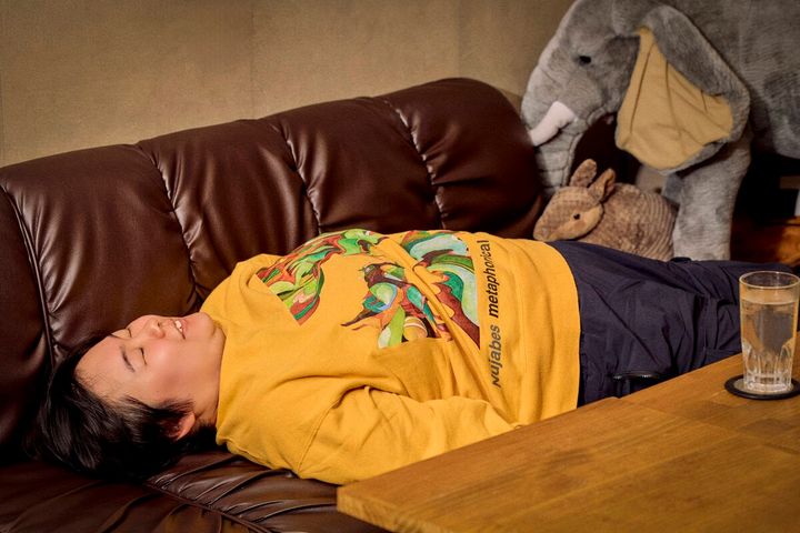 「自衛隊より朝が早い（笑）」超多忙なやす子が、大親友・薄幸の前でだけ見せる“ユンケル2本差し”のボロボロな素顔