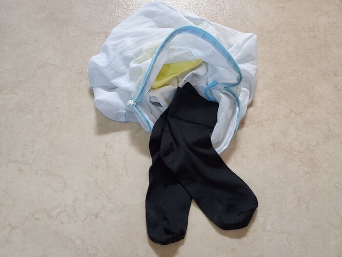 洗濯機に入れる前の30秒で変わる！洗濯物の絡みを防ぐ〈たった2つのコツ〉とは♪