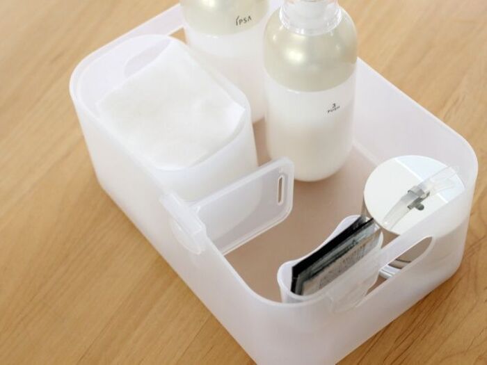 ボックスのフチに仕切りをセット