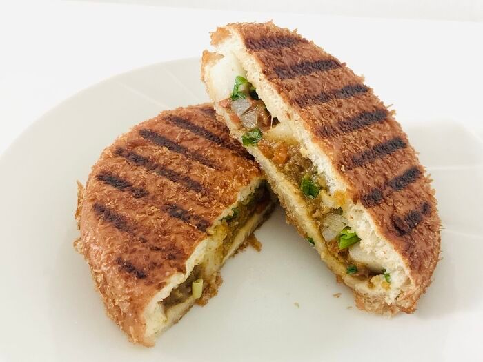 【絶対ウマい。】ヤマザキの『カレーパン』の至極の食べ方♡公式の驚きアレンジで→ザクッともち〜の新食感に！