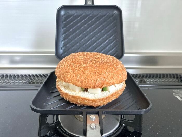 【絶対ウマい。】ヤマザキの『カレーパン』の至極の食べ方♡公式の驚きアレンジで→ザクッともち〜の新食感に！