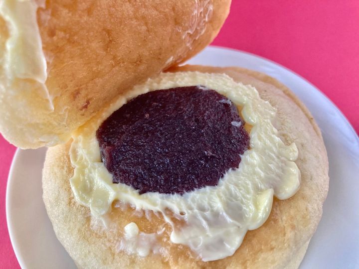 間違いない！ちょっぴり背徳感？【ローソン】「あんバター」をサンドしたふわもちパンケーキ