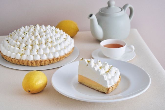 カフェ＆ブックス ビブリオテーク “大長レモン”のレモンパイ