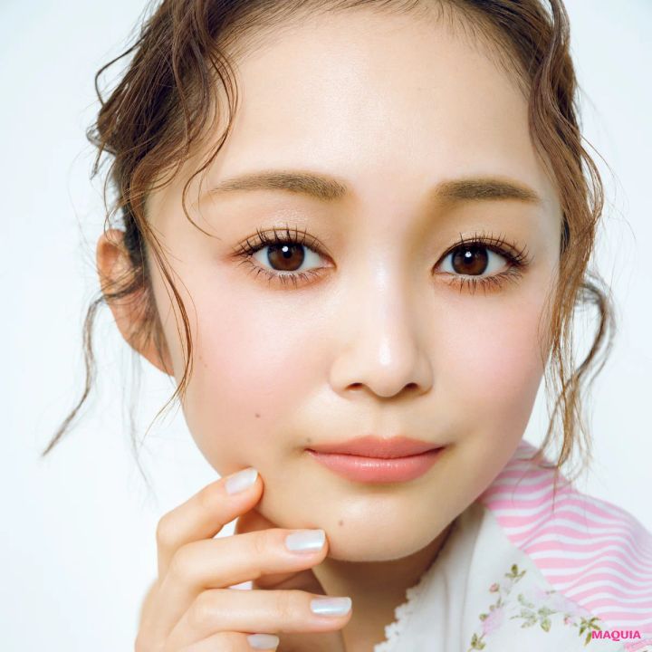 【舞空 瞳さん】ピンクが主役の最新多幸感メイクを実践！_3