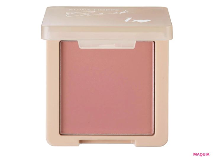 ヘア＆メイク 岡田知子さんが元宝塚歌劇団 舞空瞳さんをメイク b idol ふわほっぺチーク 01