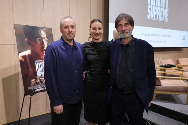 『マーティ・シュプリーム 世界をつかめ』の世界を形づくったスタッフ3人が撮影秘話を語り尽くす！ [c]Courtesy of A24