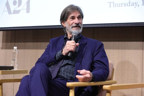 【写真を見る】テレンス・マリック、ブライアン・デ・パルマ、デヴィッド・リンチ…名だたる巨匠と仕事をしてきた美術監督ジャック・フィスク [c]Courtesy of A24