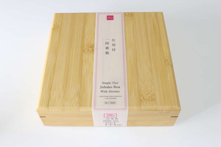 ダイソーの一段重箱（仕切付）のパッケージ