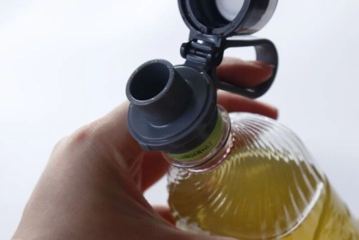 ダイソー ペットボトルキャップ（水滴防止カバー付） 使用例