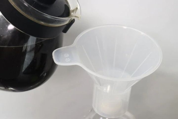 ダイソー 油こしにもなるろうと 使用例