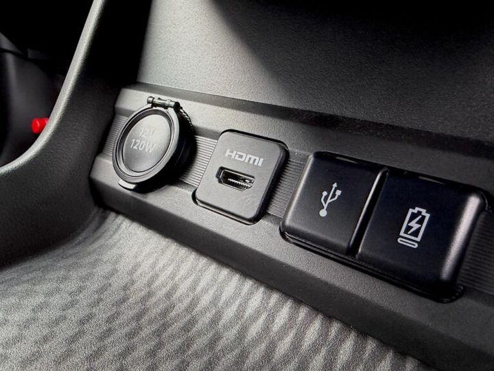 【試乗レビュー①基本編】スズキ eビターラはEVの常識を変える？どんなクルマなのか