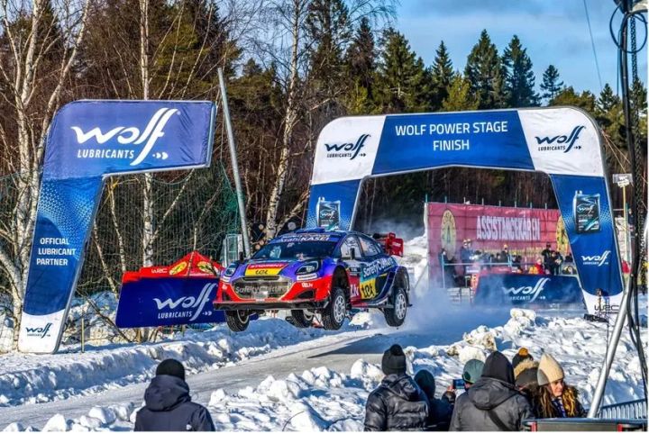 Wolf Lubricantsブランドの公式ビジュアル