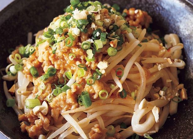 もやしの汁なし担担うどん（料理・井澤由美子、撮影・澤木央子） （C）レタスクラブ編集部