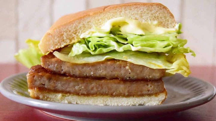 てりやきソースは甘みがやや引き立ち、コクのある味わいに仕上がっている印象