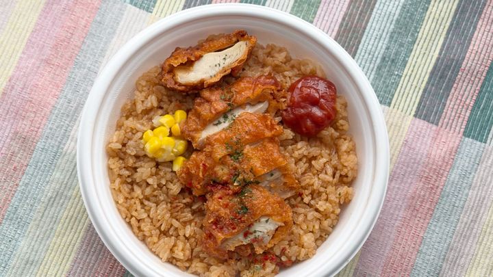 スパイシーさにハマる！【ファミマ】ランチにも夕飯にもなるガッツリ飯