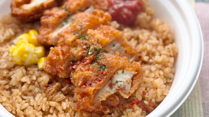 スパイシーさにハマる！【ファミマ】ランチにも夕飯にもなるガッツリ飯