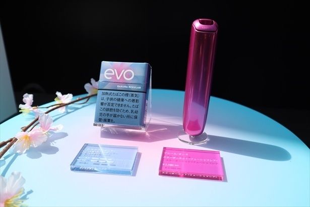 「EVO」新フレーバーの「エボ・サクラ・レギュラー」と「Ploom AURA」リミテッドカラーシリーズ第5弾「フューシャフレア」