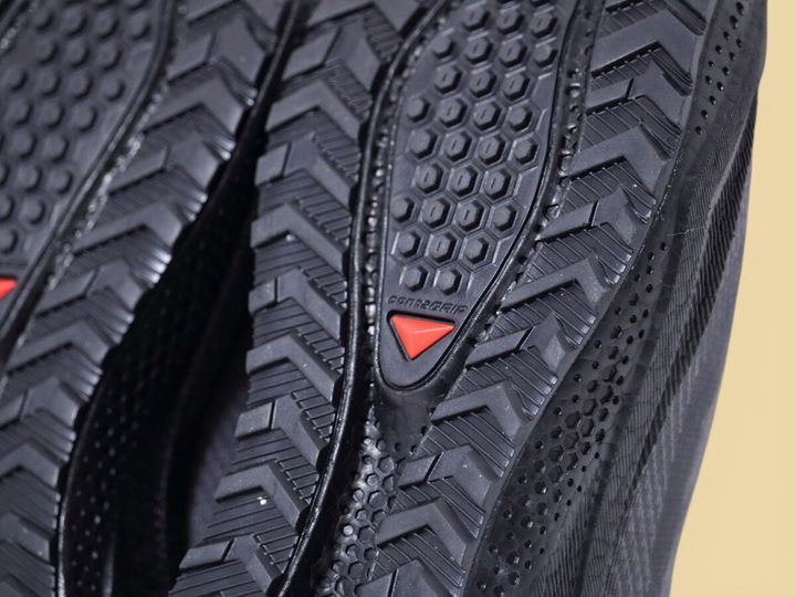 サロモンの「エアロブレイズ3グラベル GTX」¥19,800