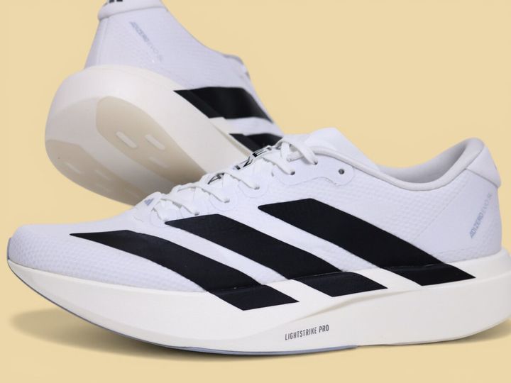 アディダスの「アディゼロ EVO SL ウーブン」¥19,800