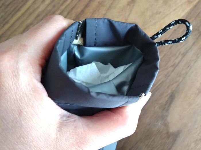 春のお出かけに♡ダイソー220円なら即ゲット！片手でパカッと開いてポイ〈多機能ポーチ〉に注目