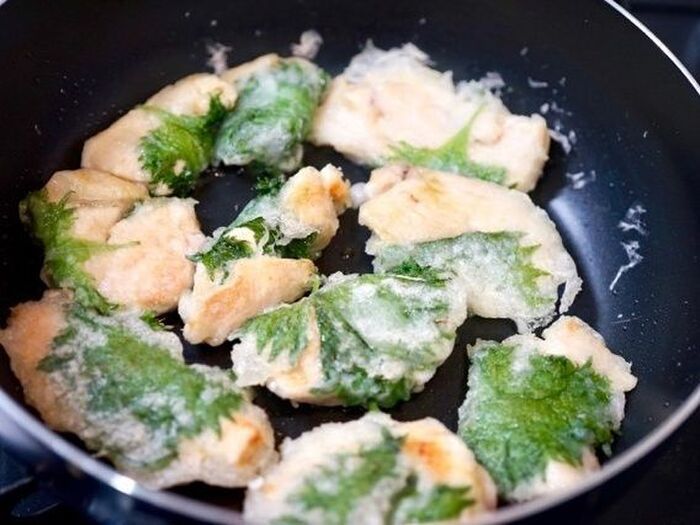 裏返して揚げ焼きする