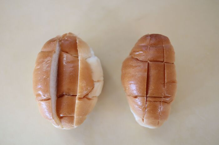 『ロールパン』を冷凍した結果▶まるでお店で買ったような仕上がりに！？グンと見た目が良くなる秘密のひと手間♡