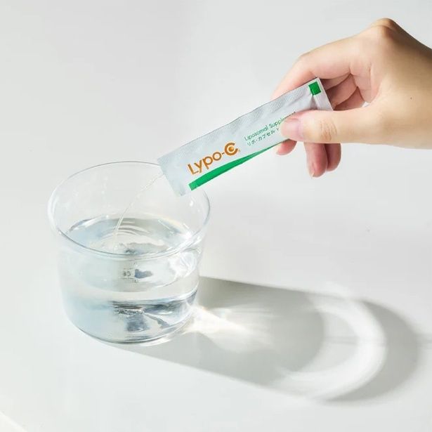 「Lypo-C Vitamin C+D」の味が気になる場合は、水または好みのフルーツジュースなどに混ぜて飲むのもおすすめ！