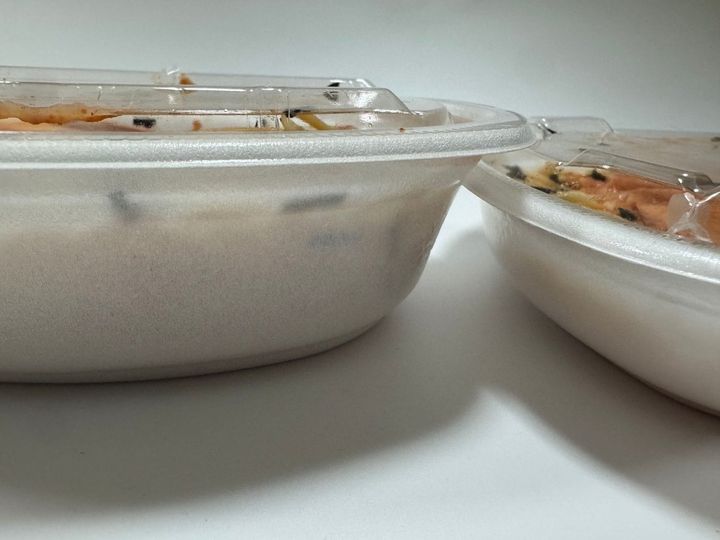 これ、パスタの容器じゃなくてどんぶりの容器ですよね？