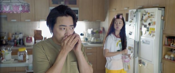 声色を変えて…このシーンは爆笑必至 ©2024 LOTTE ENTERTAINMENT, SOLAIRE PARTNERS LLC, SHOTCAKE Corp.,MOVIEROCK Inc., All Rights Reserved.