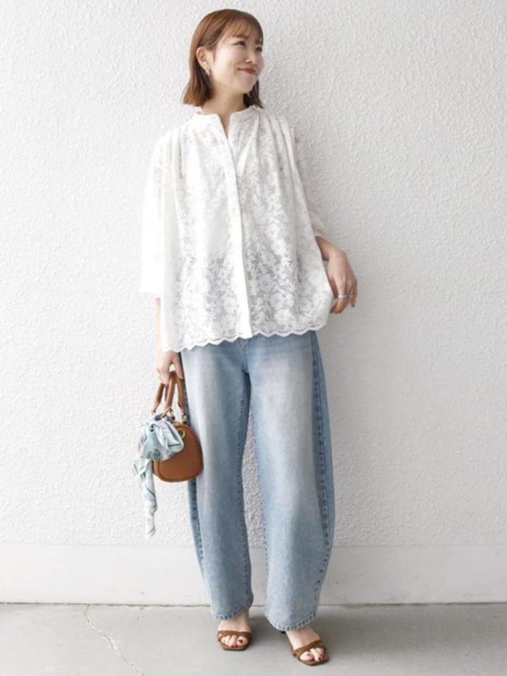 華やかで透け感もあり、一枚で存在感のあるレース系も狙い目 出典：WEAR