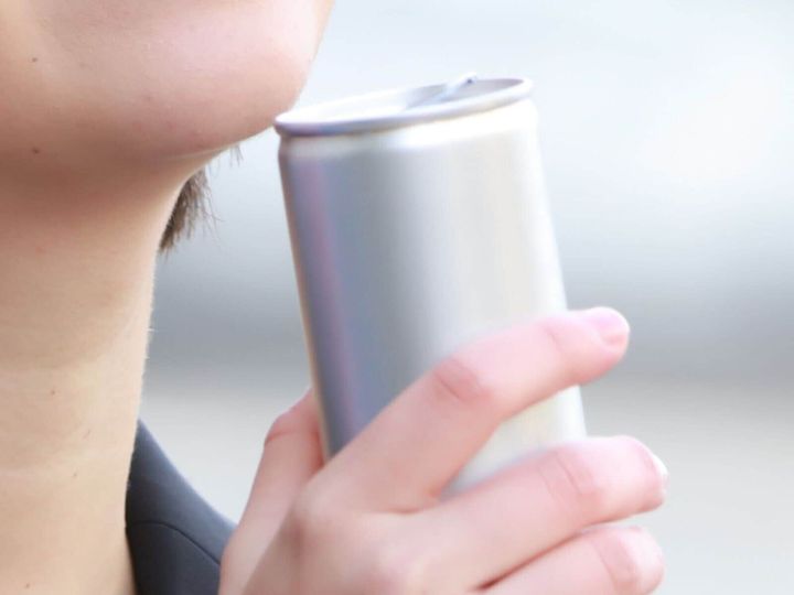 【管理栄養士が回答】ダイエット中の缶コーヒー、「微糖」や「低糖」タイプなら安心だと思っていませんか？ 微糖や低糖コーヒーに含まれる実際の糖質量と、ダイエット中にコーヒーを楽しむコツをご紹介します。