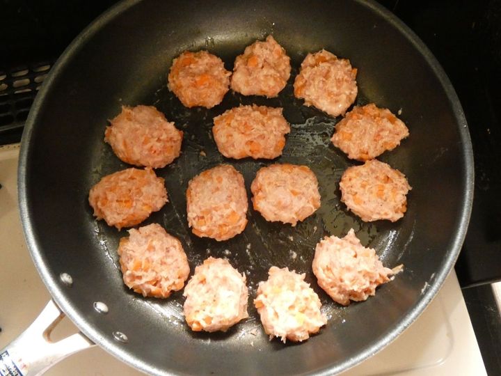 ごはんがモリモリ食べられる！「人参たっぷりつくね」