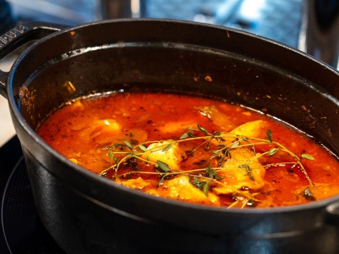 kubelto 鮮魚とアサリのトマト煮