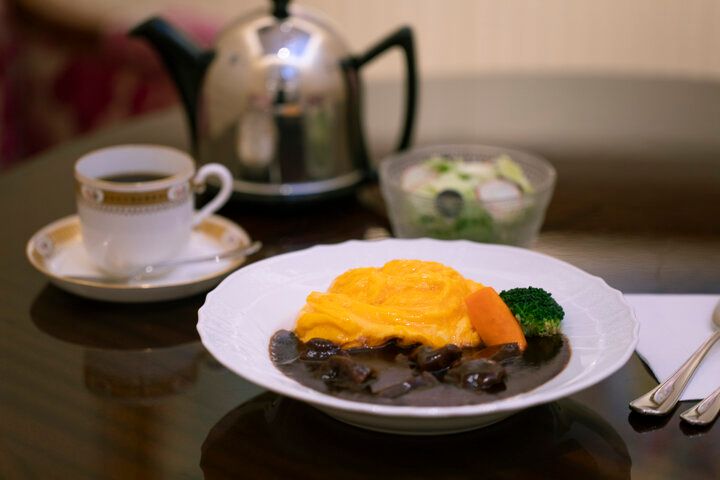 美術館みたいな憧れ空間で、絶品アフタヌーンティーを♪ 銀座「ロイヤルクリスタルカフェ」