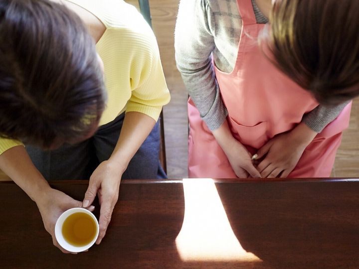 親の介護をしていると、親からの要求がどんどんエスカレートして悩んでしまう人は少なくありません。介護において親の希望をどこまで聞くべきなのか、介護アドバイザーの筆者がポイントを解説します。※画像：PIXTA