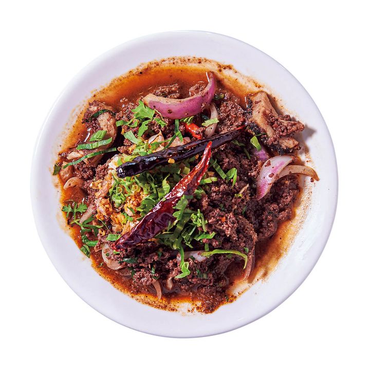 バンコク〈ウィティラープ・チャルンムアン〉水牛のラープ