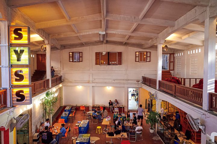 バンコク〈カルト・カフェイン〉店内