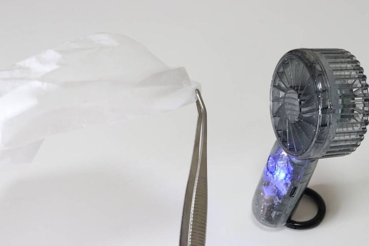 ダイソーのクリア扇風機（ライト付き、ラメ）の風力