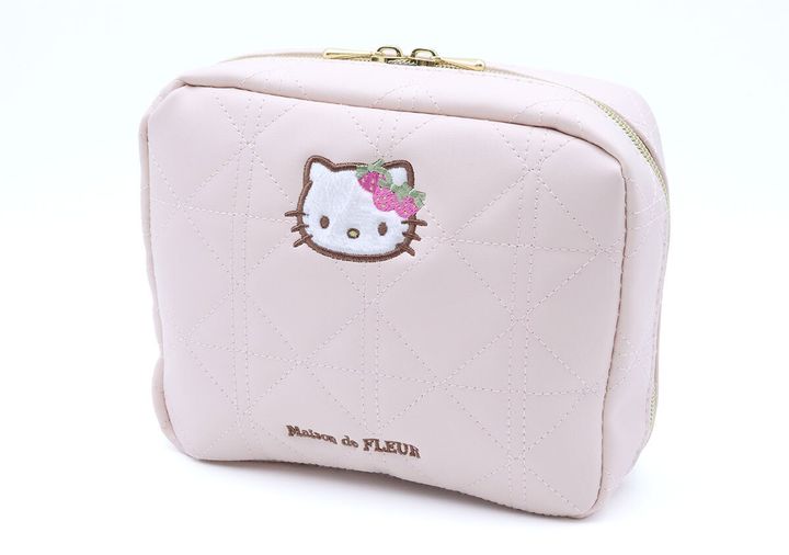 宝島社ムック付録のMaison de FLEUR×HELLO KITTY いちご宝物ケースBOOK PINK2