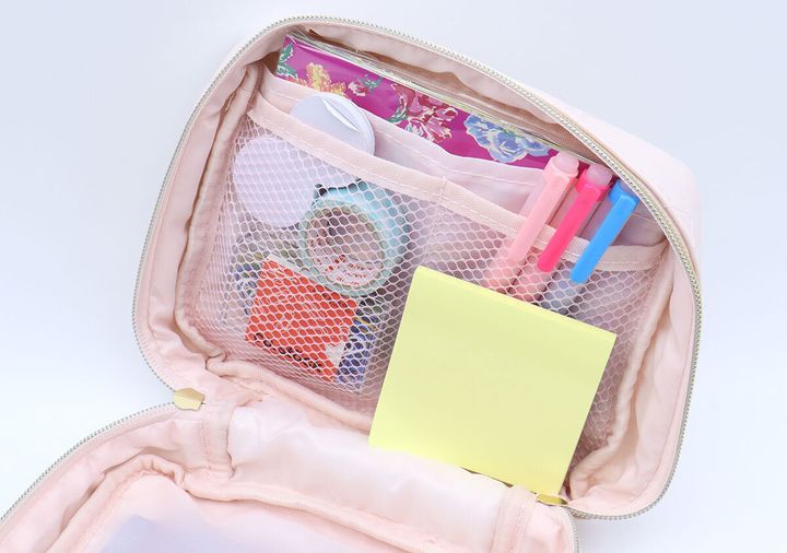 宝島社ムック付録のMaison de FLEUR×HELLO KITTY いちご宝物ケースBOOK PINK4