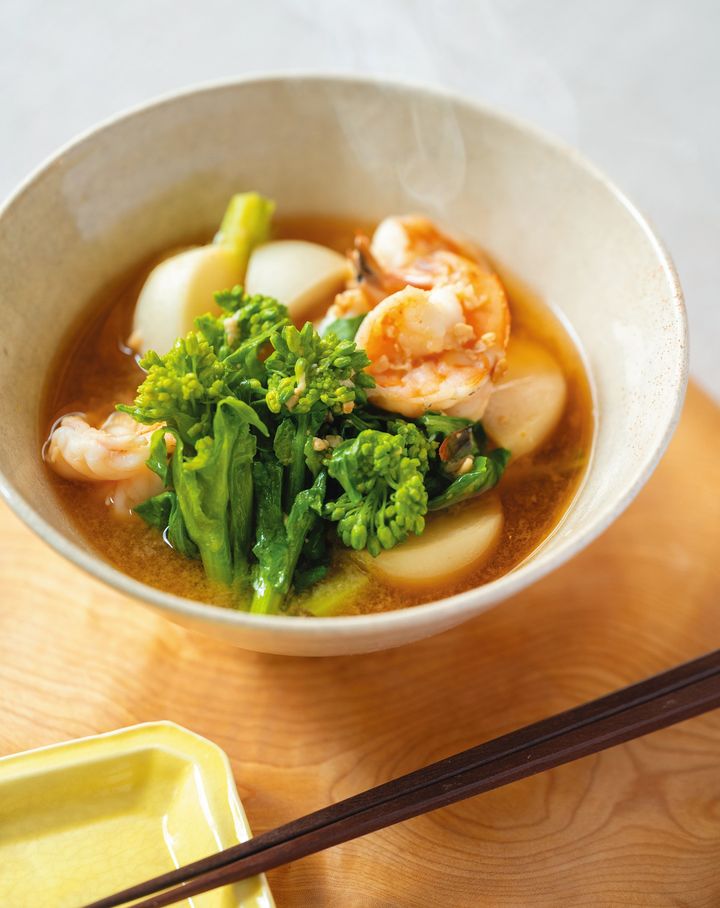 カブとエビ、菜花のみそ汁