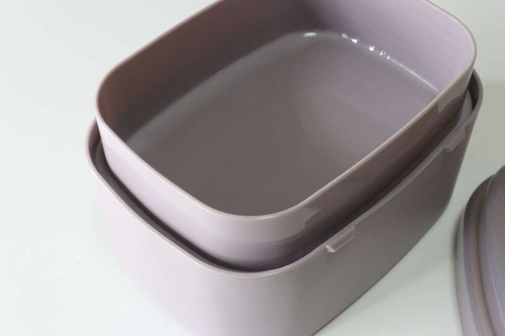 セリアの中蓋がないラウンドランチボックススクエア 470ml