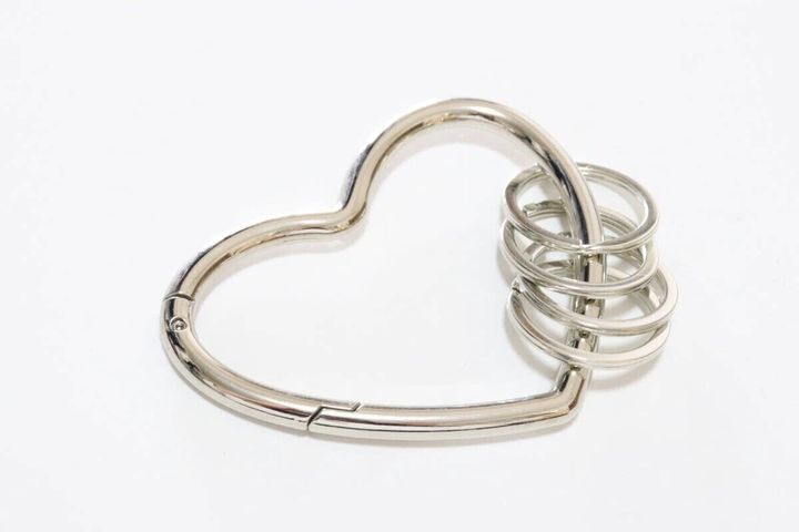 ダイソー メタリックハートカラビナキーホルダー