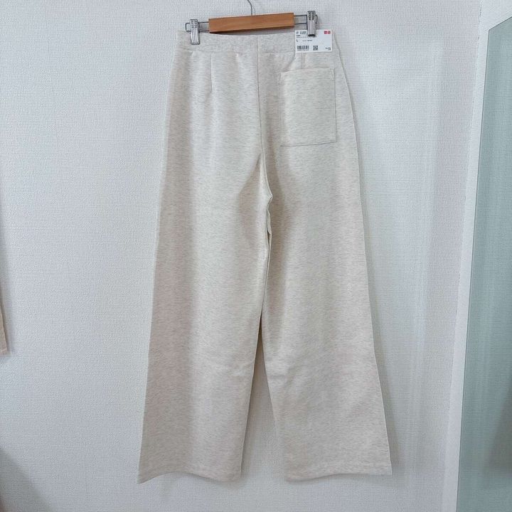 ユニクロ スウェットストレートパンツ 後ろポケットアップ