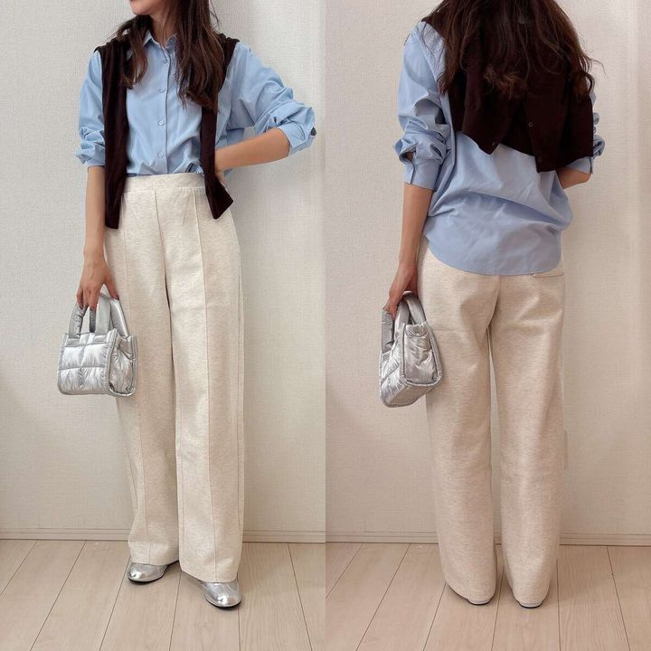 ユニクロ スウェットストレートパンツ ブルーシャツ×ブラウンカーディガン肩掛けコーデ