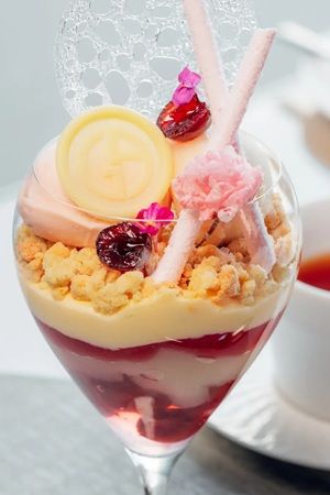 【東京都港区】「アルマーニ / カフェ 表参道」に「桜 カモミール フロマージュのパフェ」が登場