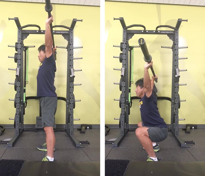 オーバーヘッド・スクワット（横から見たフォーム）